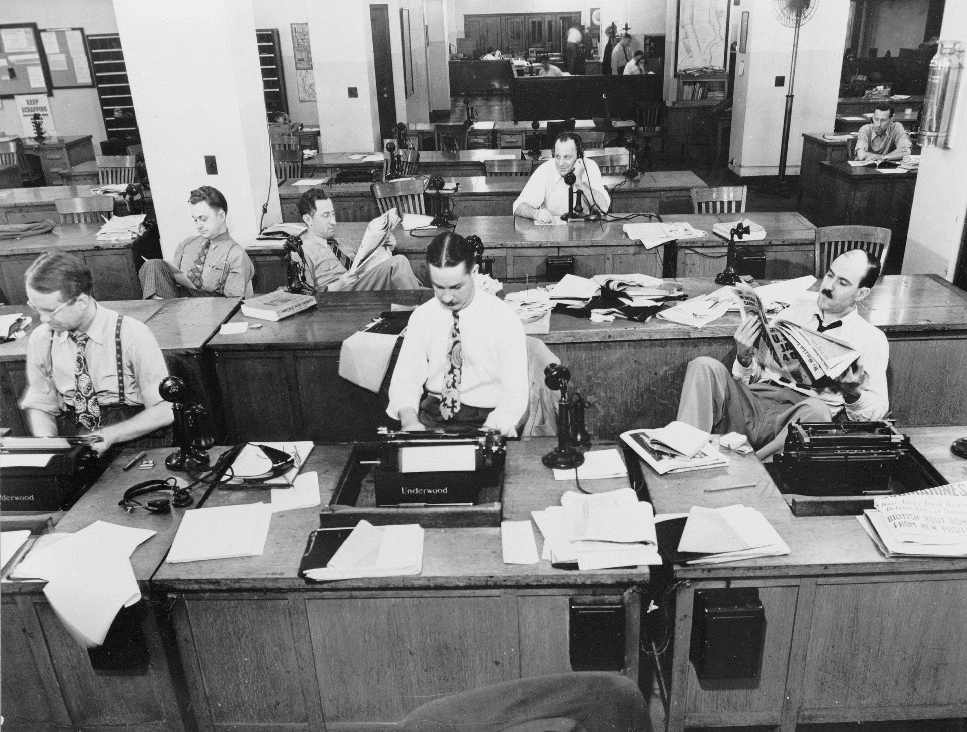Old-fashioned news room